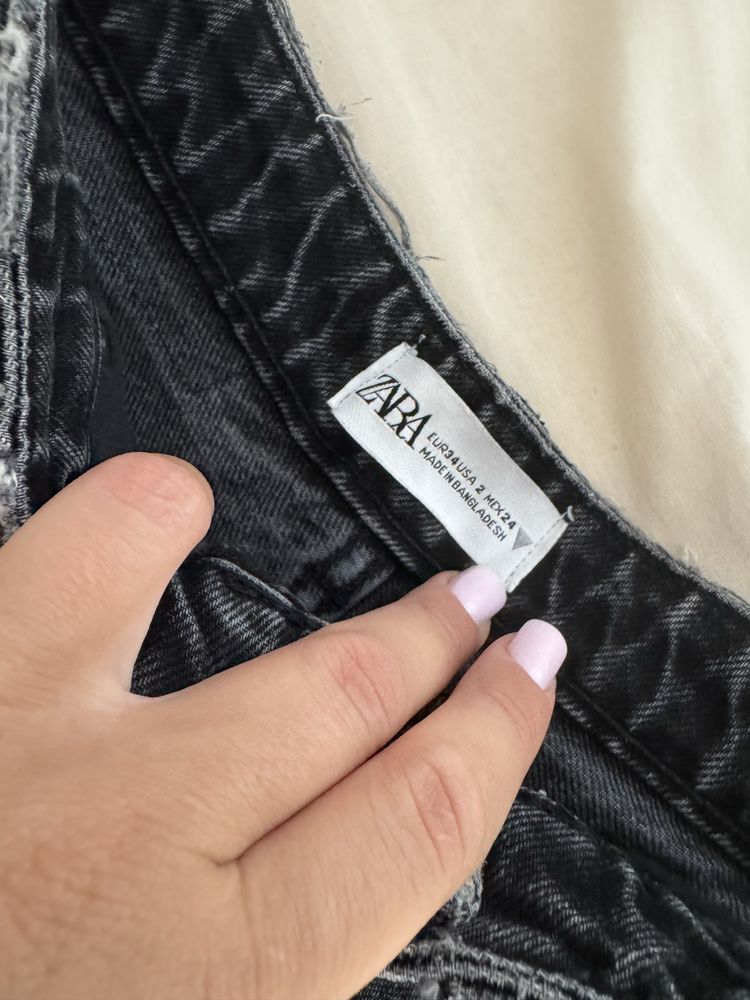 Продам джинсові шорти Zara