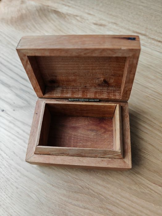 Szkatułka z drzewa sandałowego
