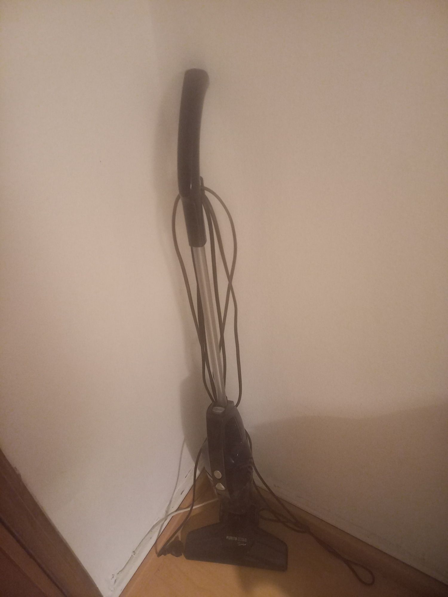 Aspirador de pé usado