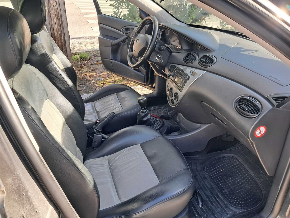 Ford Focus 2003 em Bom Estado