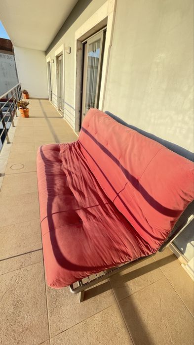 Sofa Cama com estrutura metalica