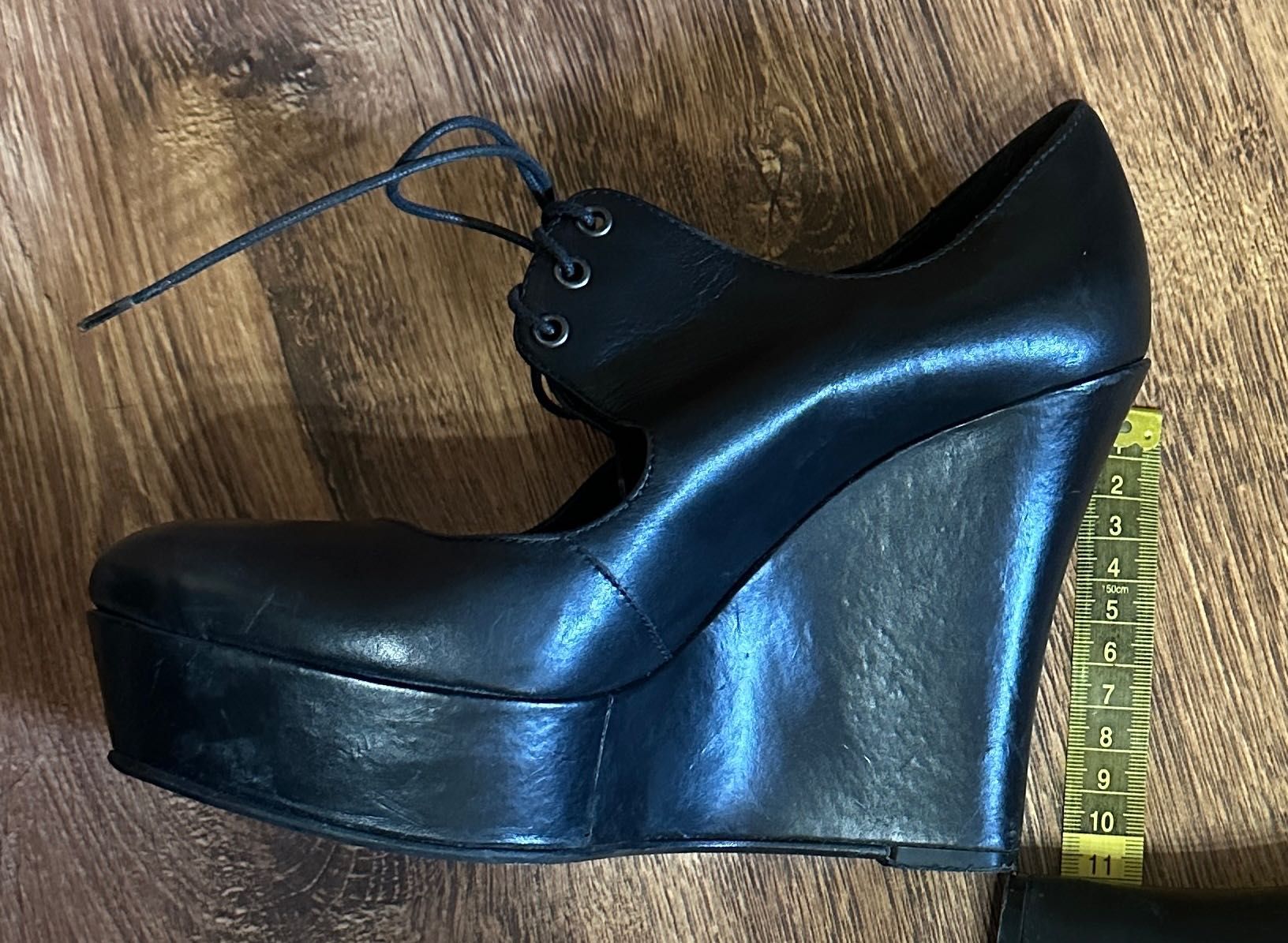 Czarne buty Simple 37 koturna wysoki obcas awangarda gothic wiązane