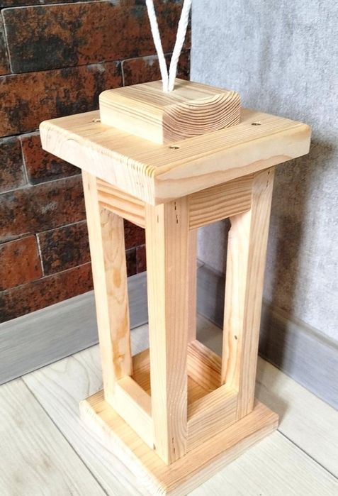 Дерев'яний декоративний ліхтарик