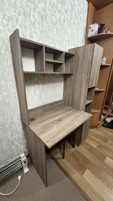 Стол компьютерный