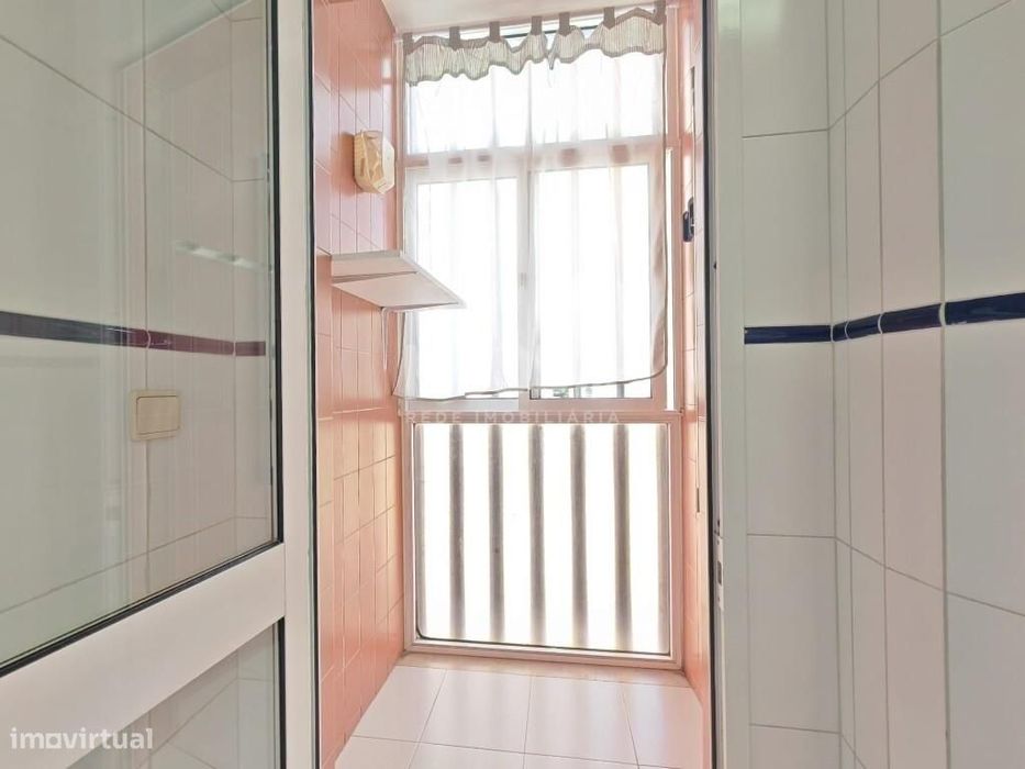 Apartamento T1 para arrendamento em Estarreja, inserido num 1.º andar