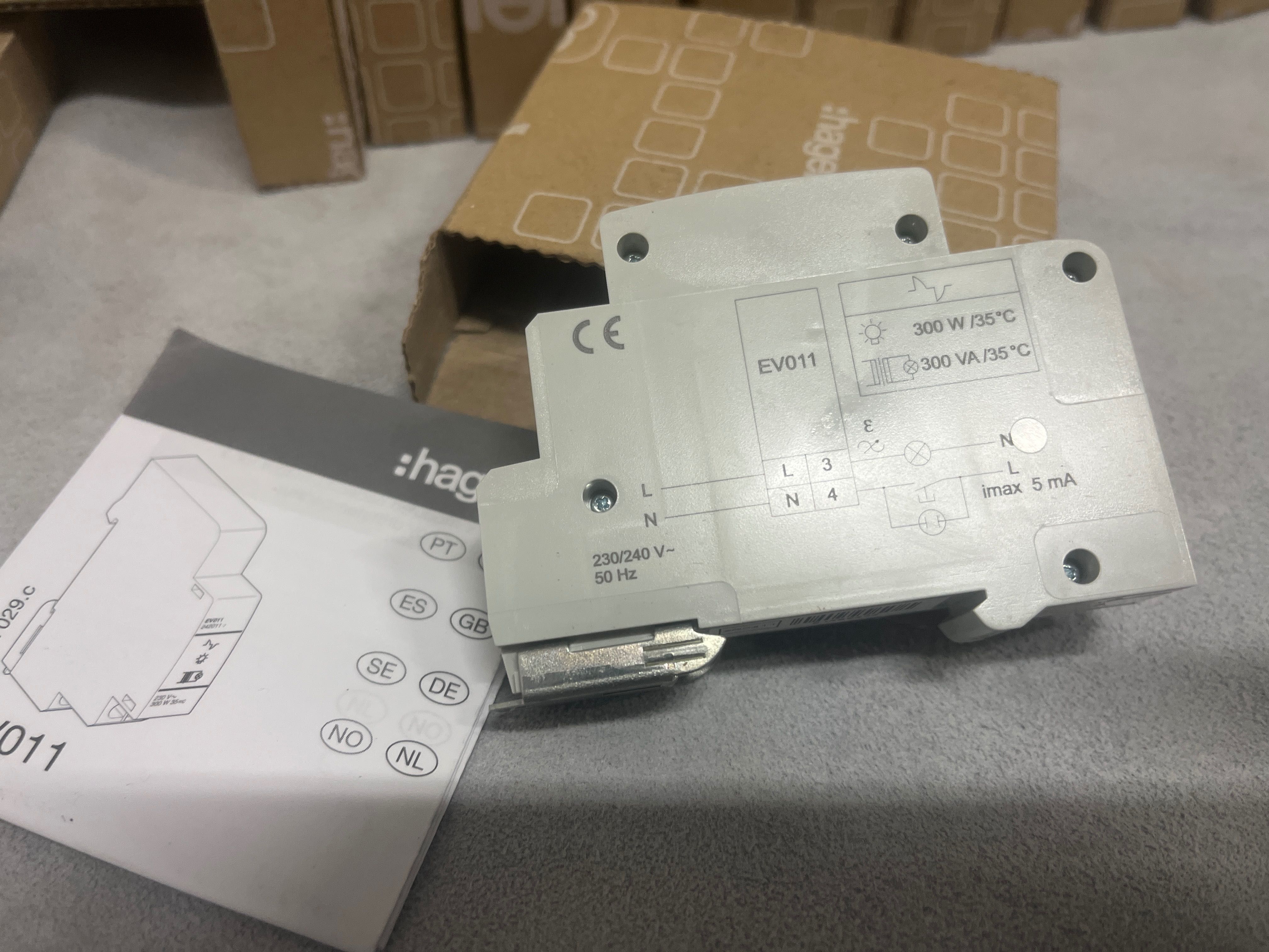 Ściemniacz zdalny 300W Hager EV011