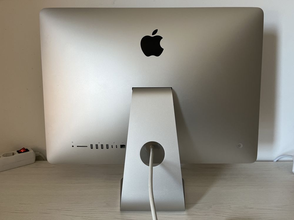 iMac 2019 / 8GB RAM / 1TB SSD+HDD