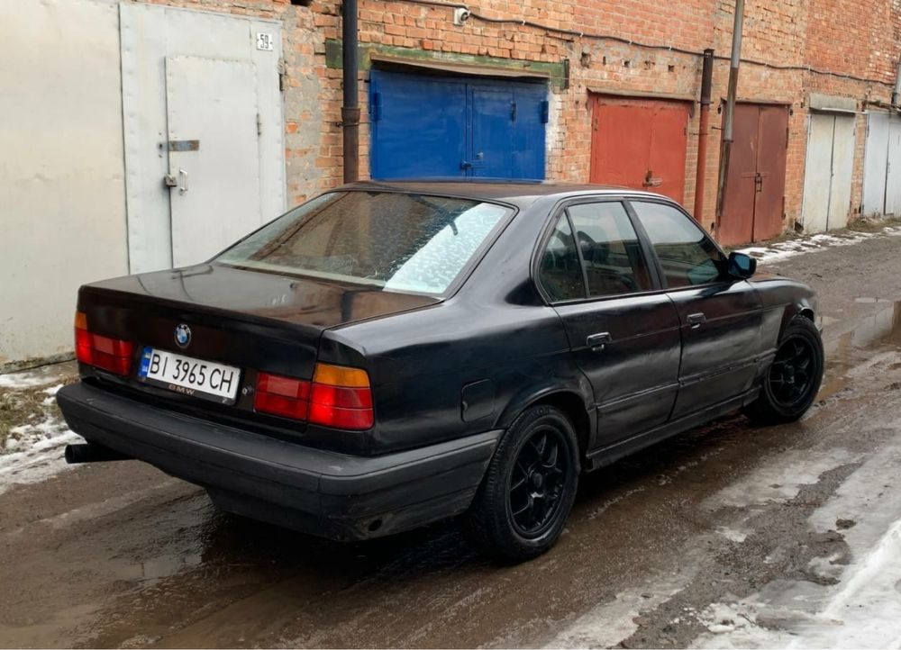 Продам bmw е34 525i