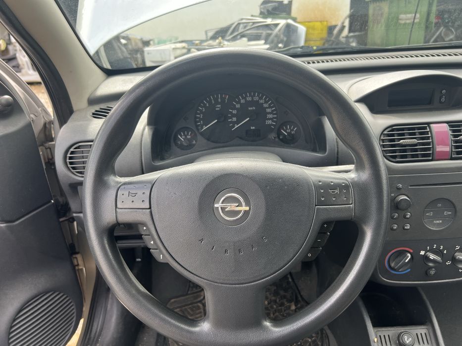 Opel Corsa C 1.2 para peças *Preços na descrição*