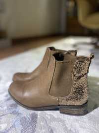 Botas botim castanhas