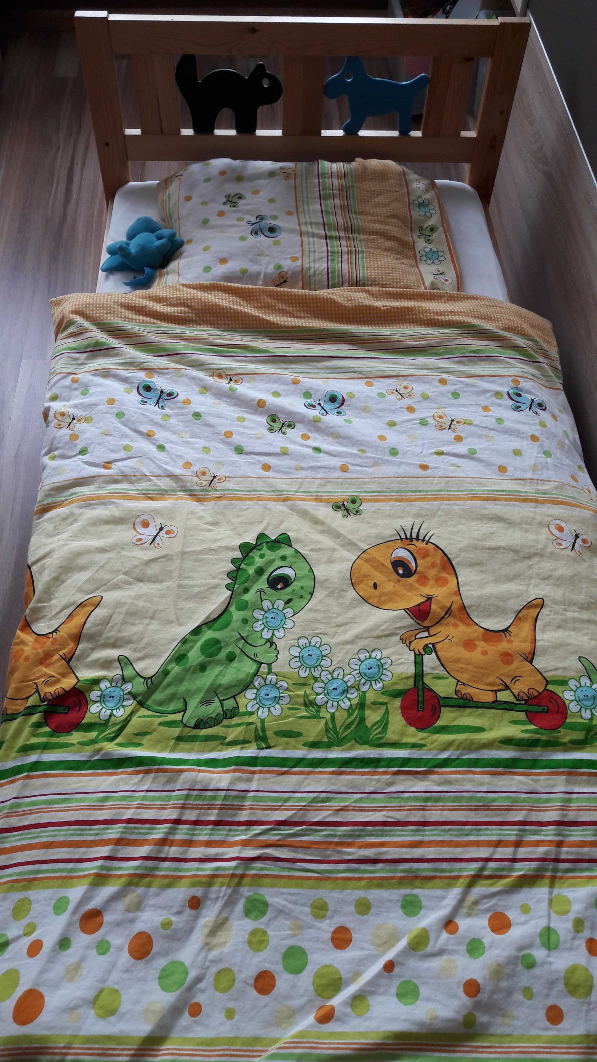 Kołdra, podusia i pościel do łóżeczka w dinozaury