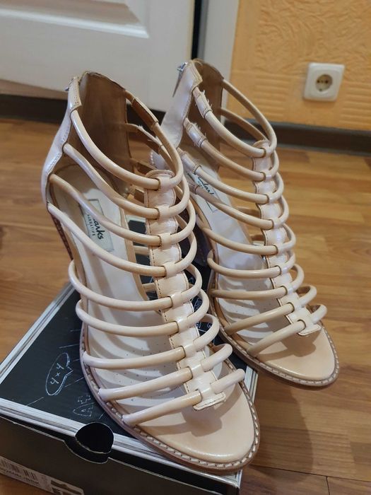 Очень нежные босоножки Clark's