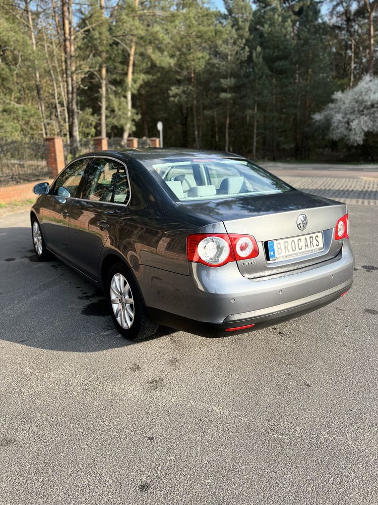 Volkswagen Jetta 1.6 Fsi 2007 rok Mały przebieg! Z Niemiec!