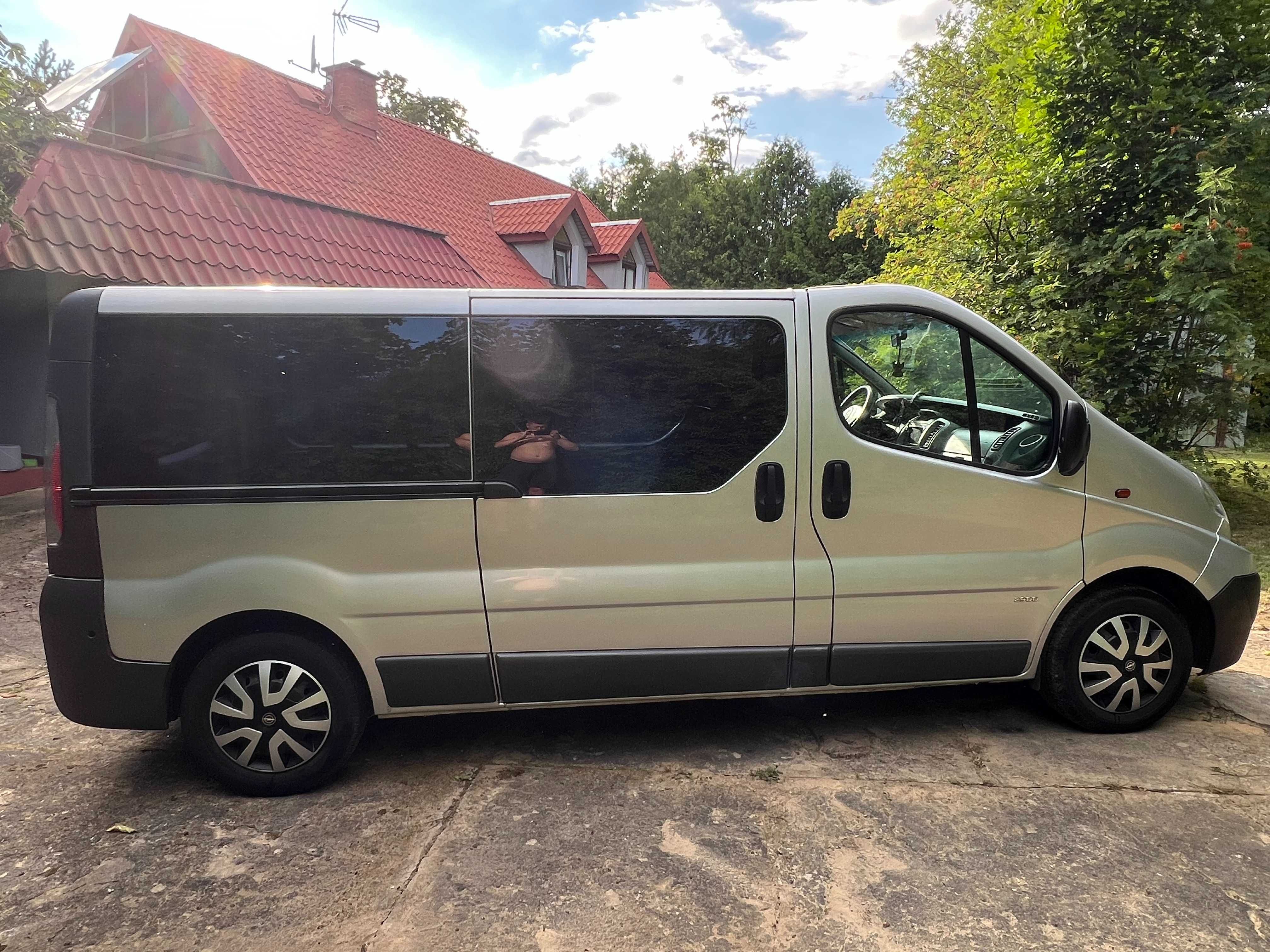 Opel Vivaro L2H1 2.0 Benzyna + Gaz 2006r 8-Osobowy Telewizor 384tys.km