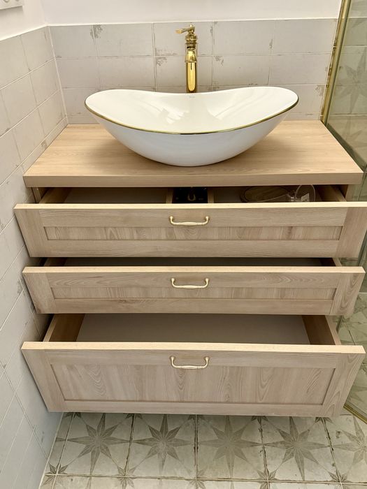 Zestaw łazienkowy z armaturą - jak nowy!