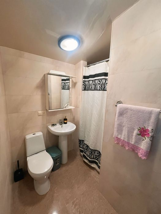 Сдам будинок, подобово з кондиціонером.