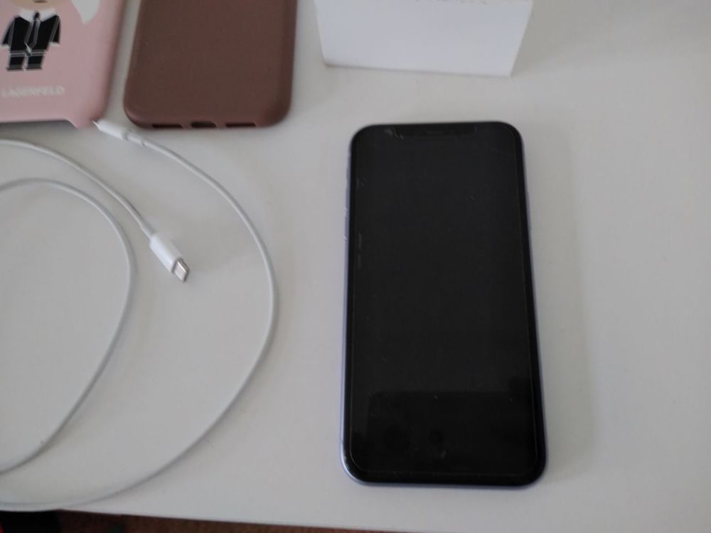 New IPhone 11 SUPER OKAZJA,brak śladów użytkowania możliwa negocjacja