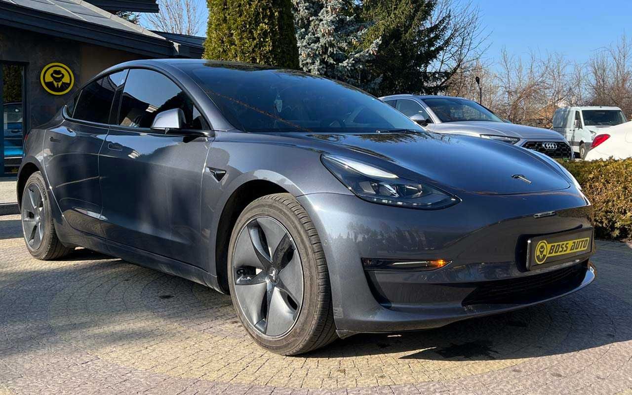 Tesla Model 3 2022