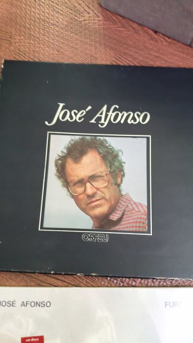 José Afonso caixa 3lps discos como novos
José Afonso selado
50€
Novo e