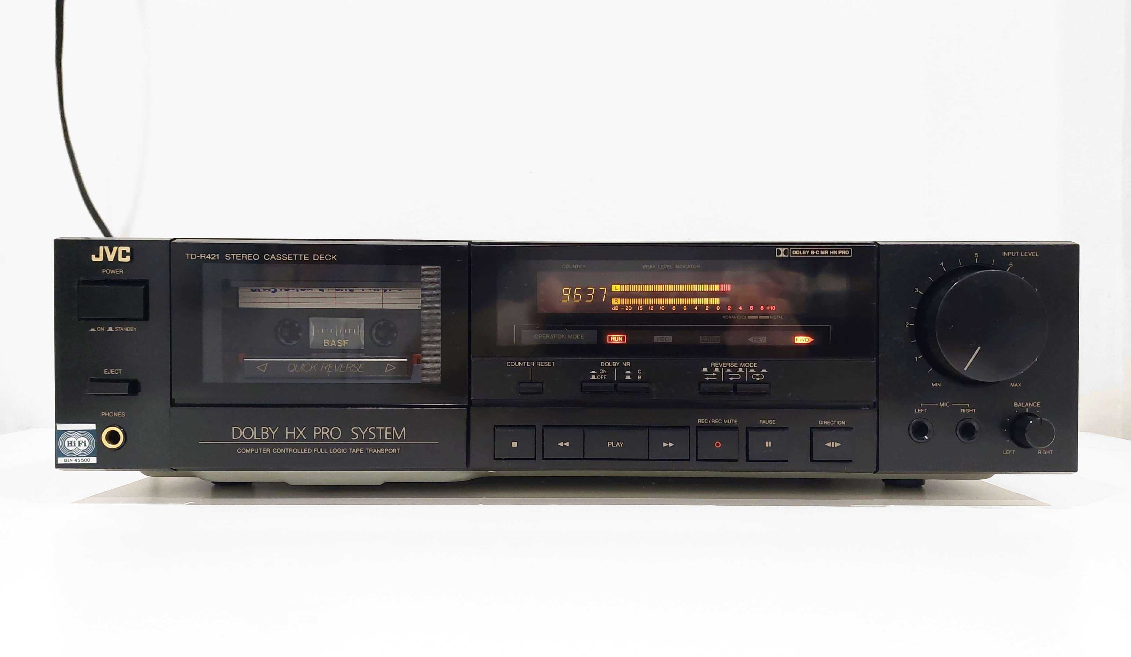 Leitor de cassetes JVC c/"Dolby HX PRO" e tecnologia "Auto-Reverse"*