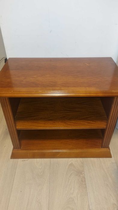 Drewniana szafka RTV Klose (czereśna-antyczna)