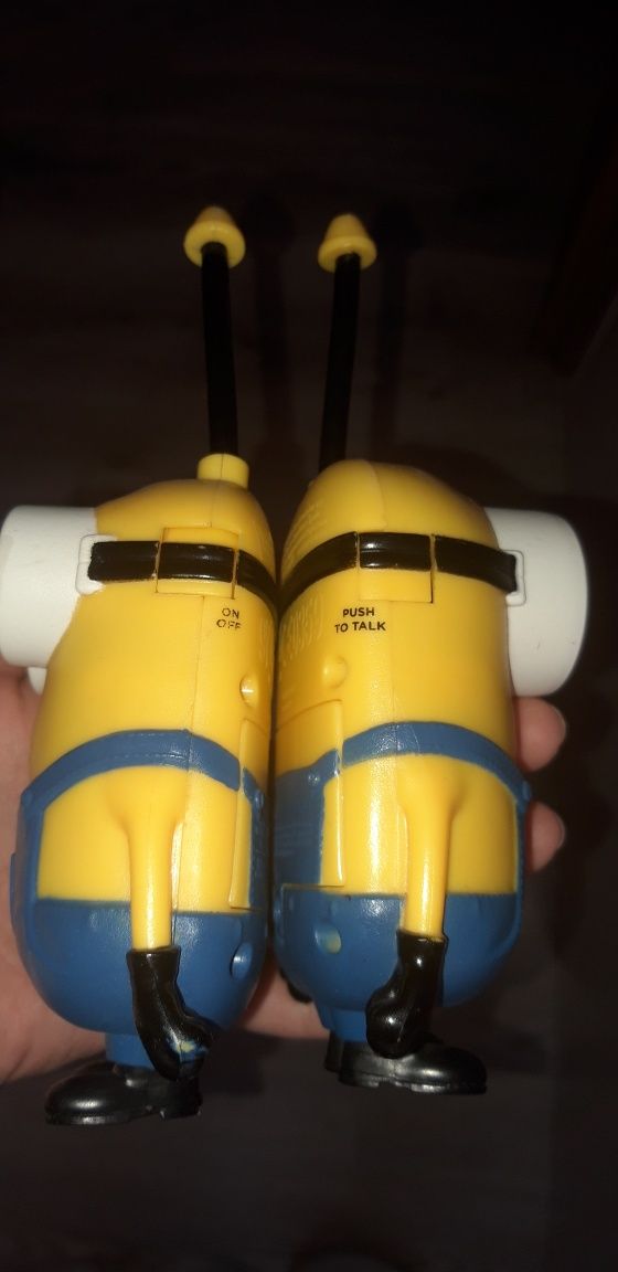 A'la WALKIE TALKIE

 Minionki