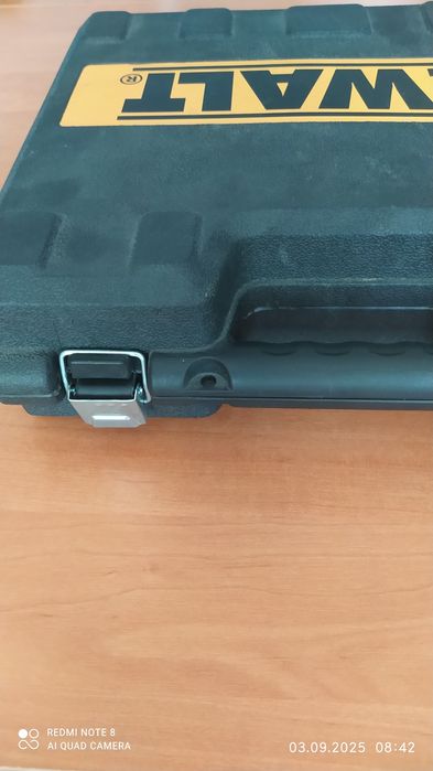 Шуруповерт в кейсі.