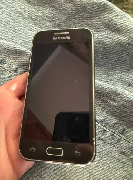 Samsung Galaxy J1 (SM-J100H)