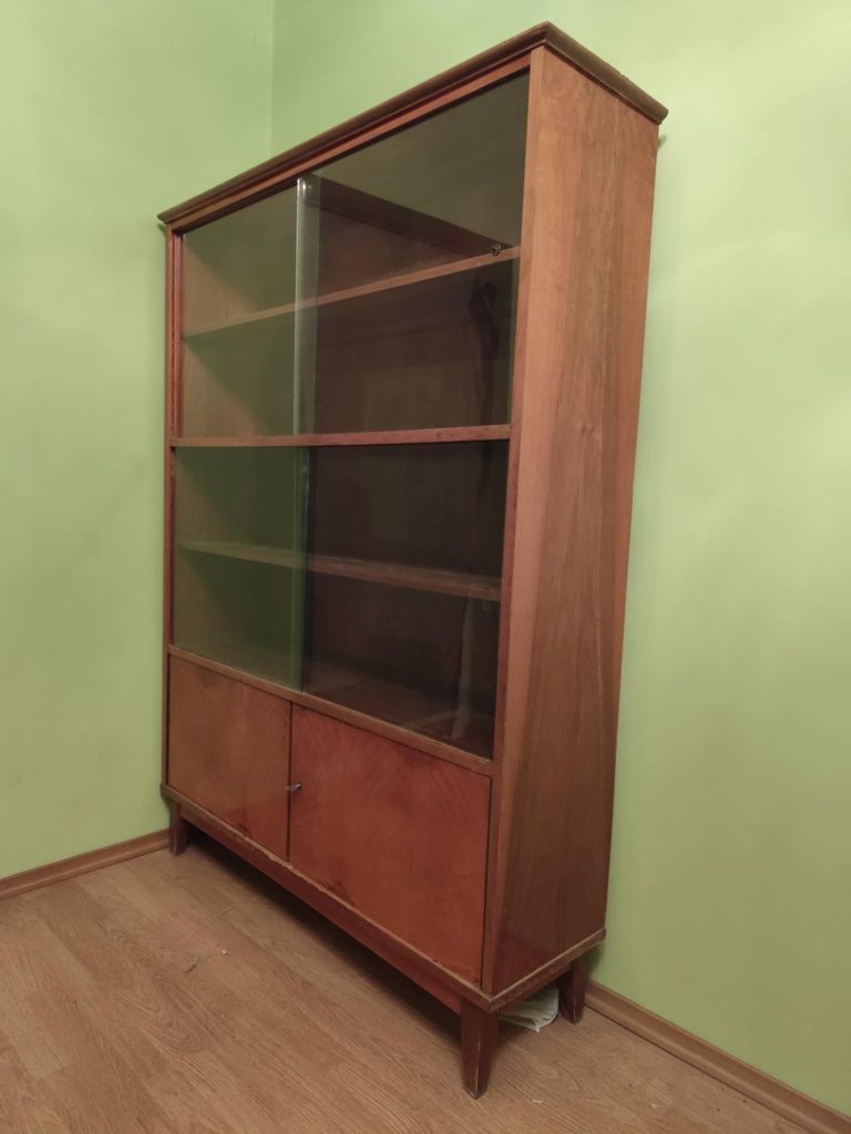 Biblioteczka z lat 60