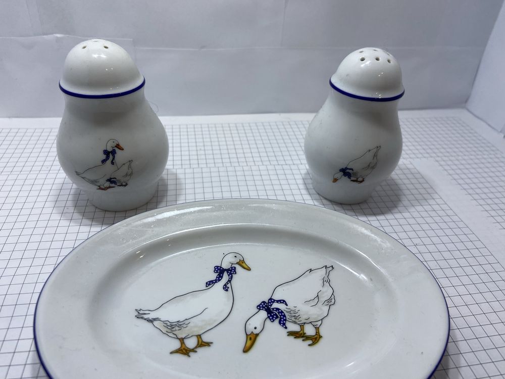Спецовник фарфор Гуси