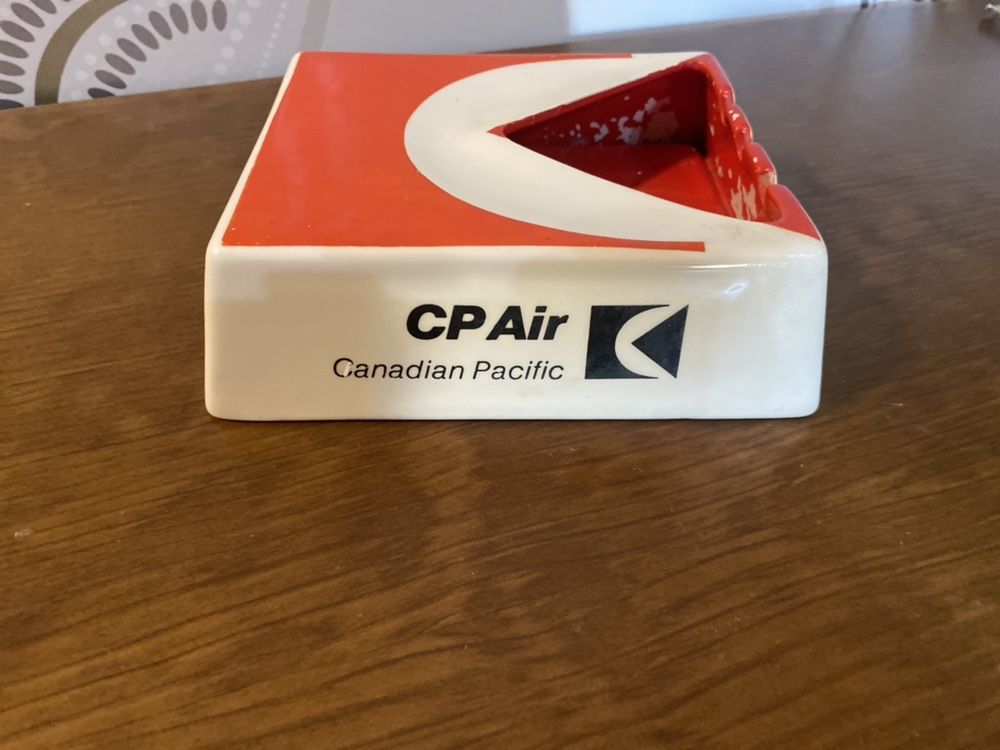 Cinzeiro CP Air - Canadian Pacific em cerâmica