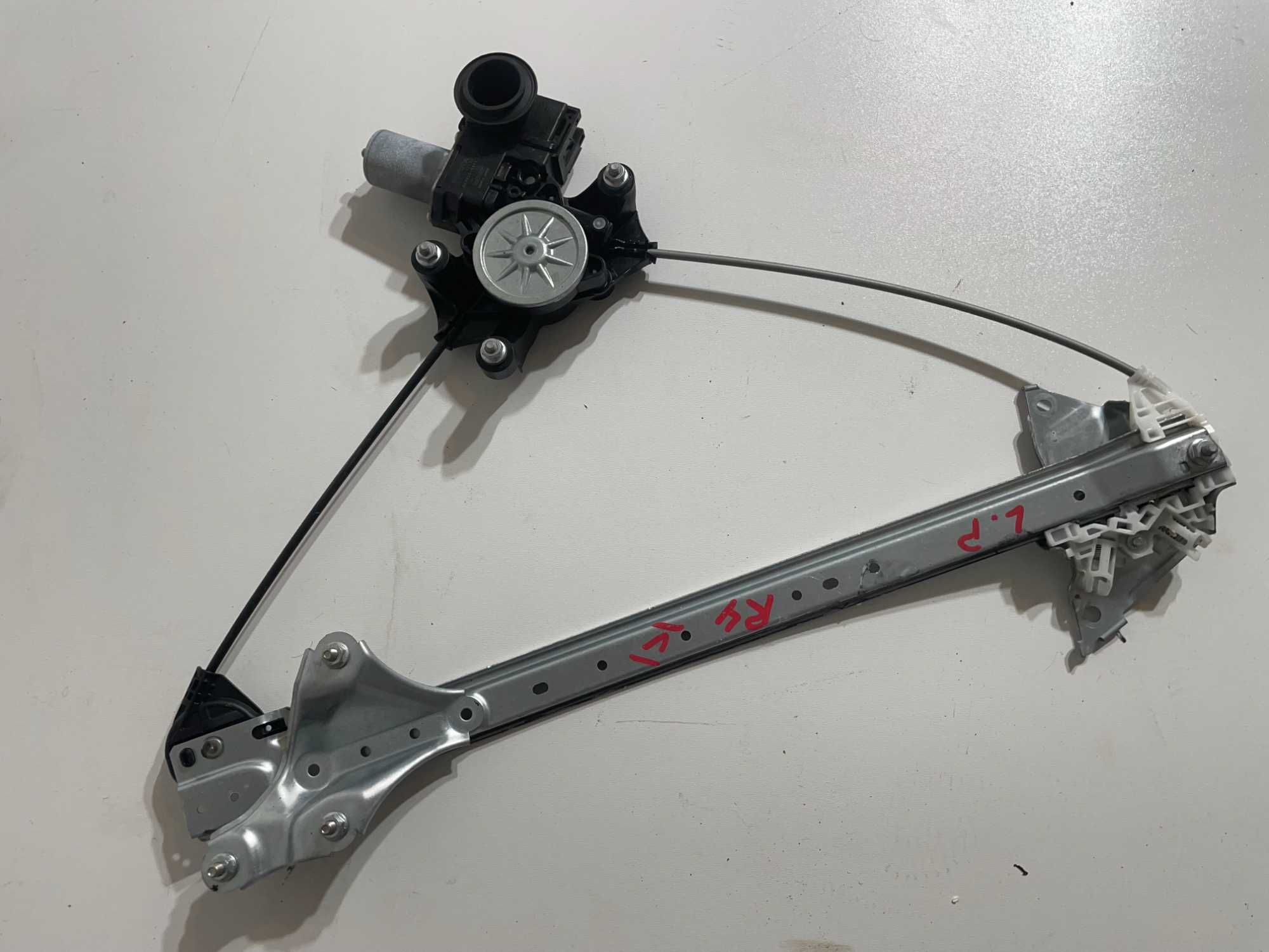 Mechanizm szyby lewy przód podnośnik TOYOTA RAV4 V