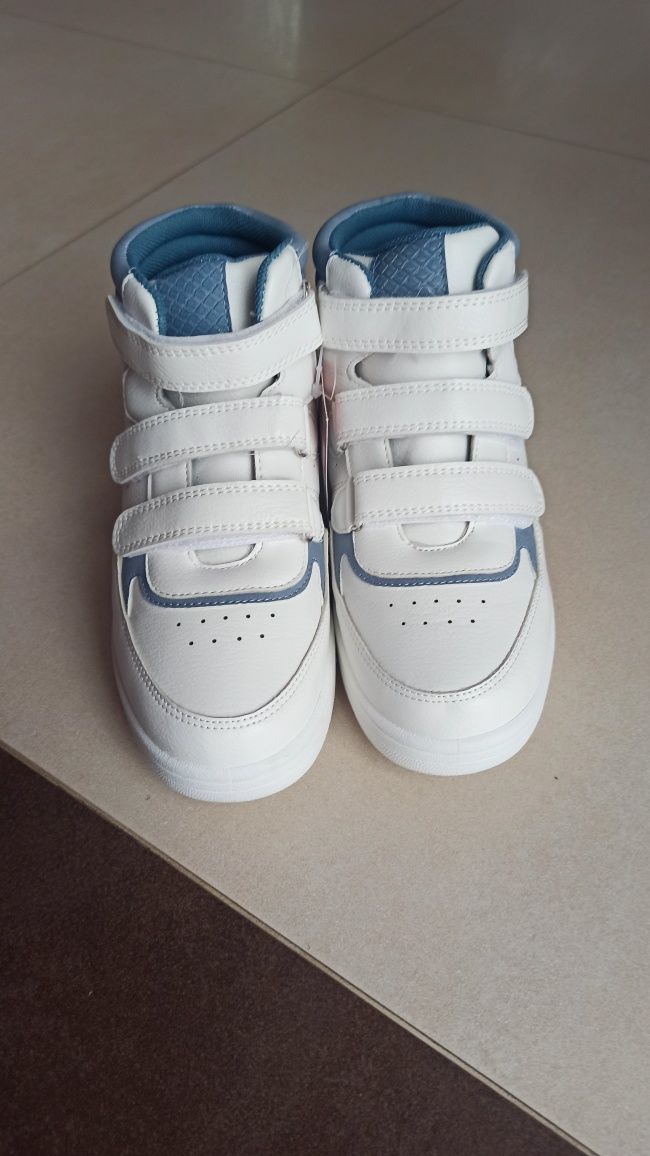 Sneakersy buty skórzane za kostkę r. 33 nowe z metką Deichmann