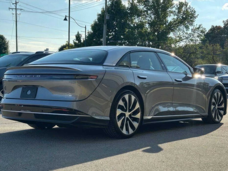 Lucid Air Grand Touring      2022