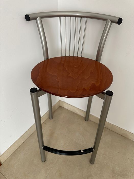 2 Cadeiras Altas ( cor cerejeira)