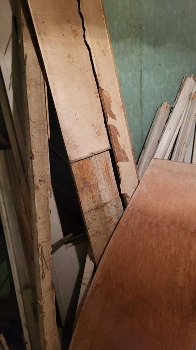 Віддам рами старих вікон на дрова.