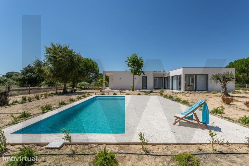 Arrendamento Excelente Moradia T4 - Avenida da Aroeira, Condomínio de