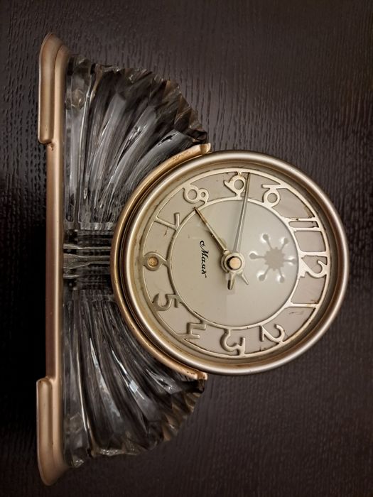 Годинник настільний