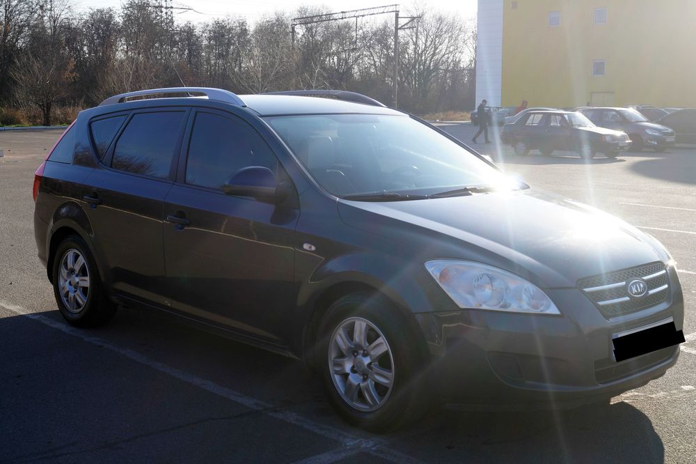 KIA CEE'D SW 1.6 бензин (122 к.с)