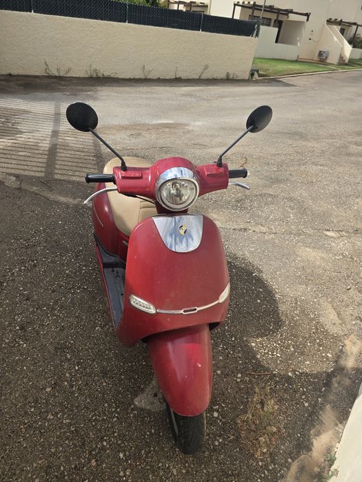 Scooter ZNEN 50cc – Ideal para cidade / Perfect for city rides