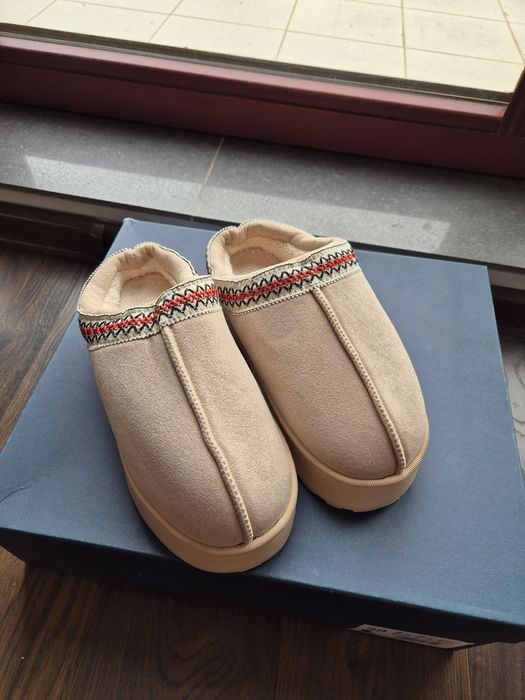 Buty kapcie bardzo modne