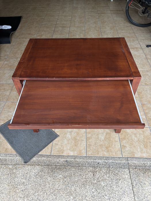 Secretaria em madeira