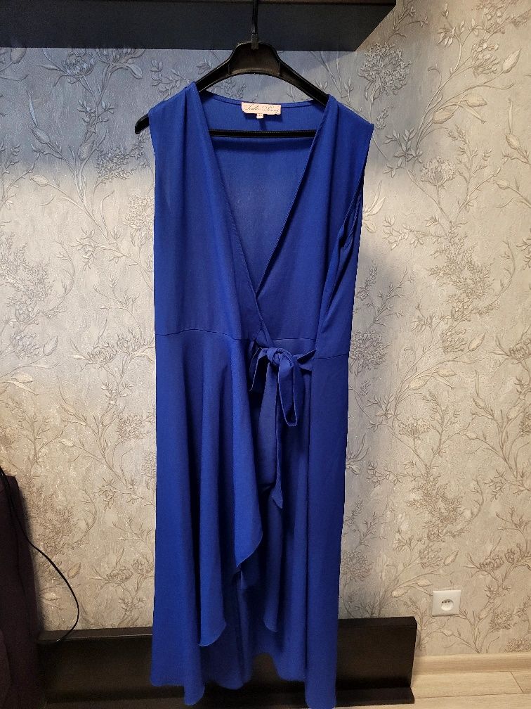 Продам женские  платья