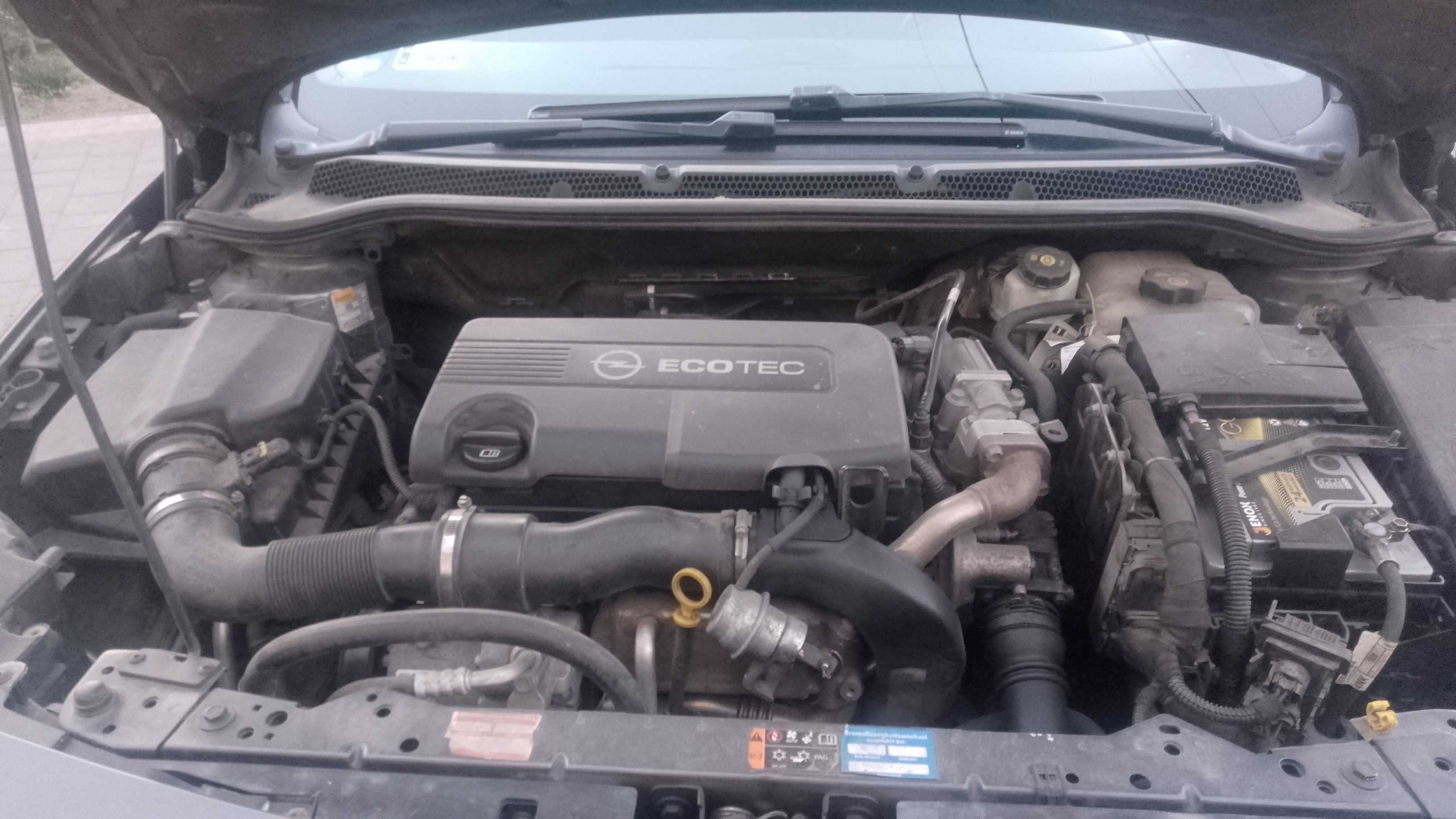 samochód osobowy Opel Astra J kombi 1.7 diesel