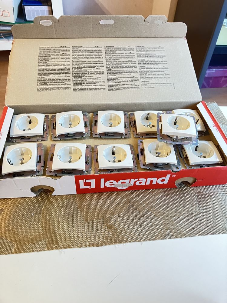 Legrand( Франция) электрофурнитура ( розетки, выключатели, диммер…