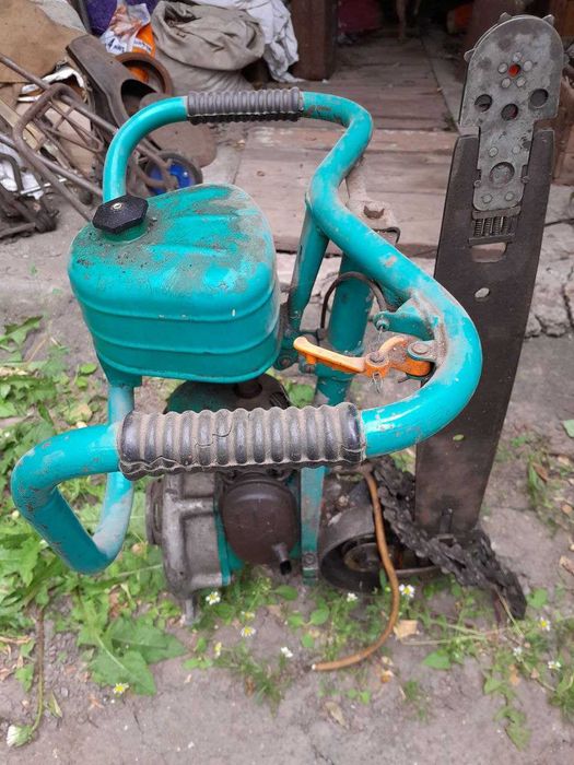 Продаю бензопилу Дружба.