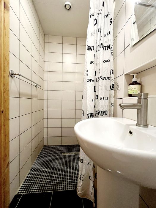 Ждем Вас в 1-ком квартире посуточно на Артековской 29, левый берег.