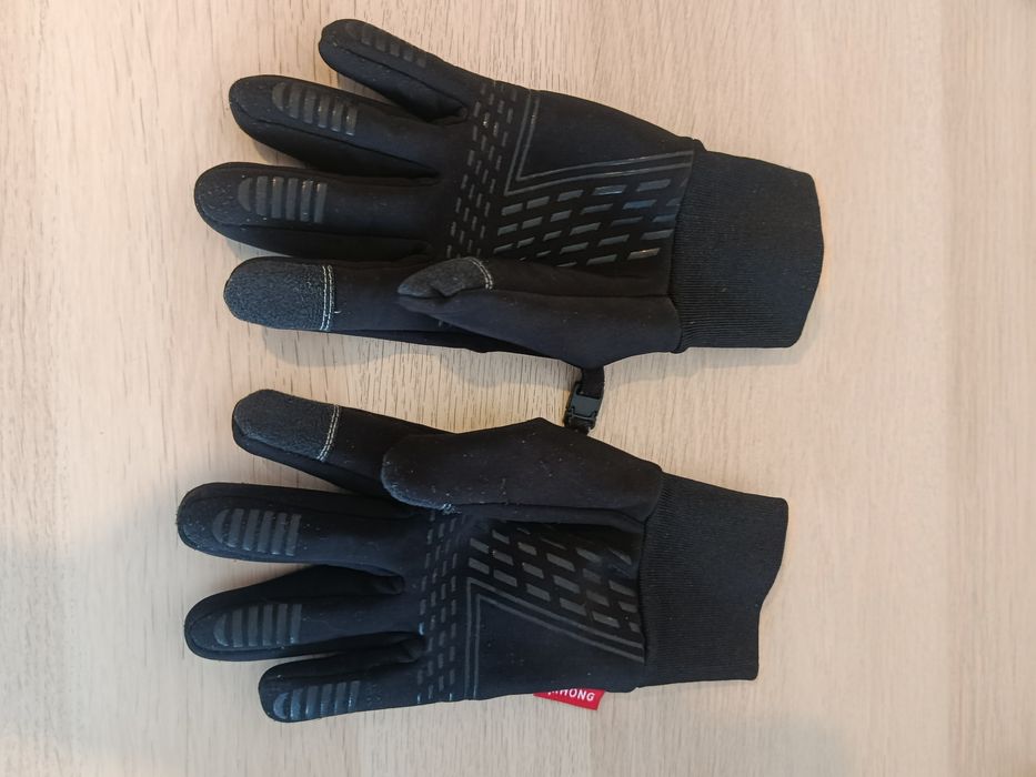 Simulador T150 + 3 pedais + pedais extra + luvas (separado)