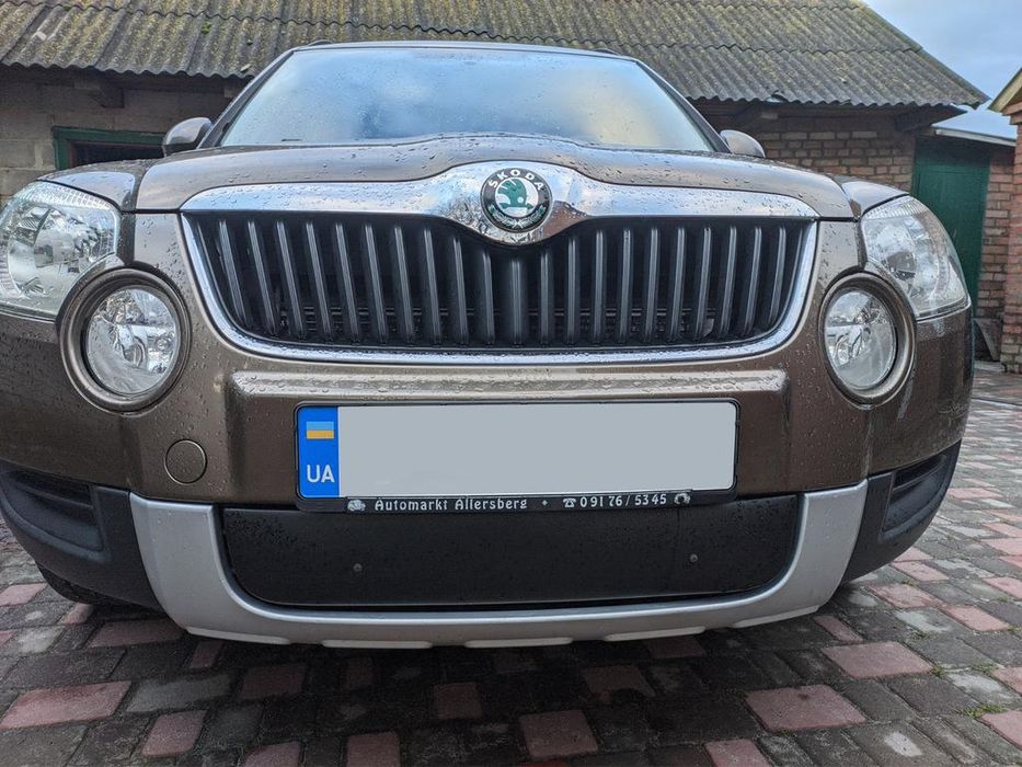 Skoda Yeti 2009-2013 Зимова накладка на решітку матова (нижня)