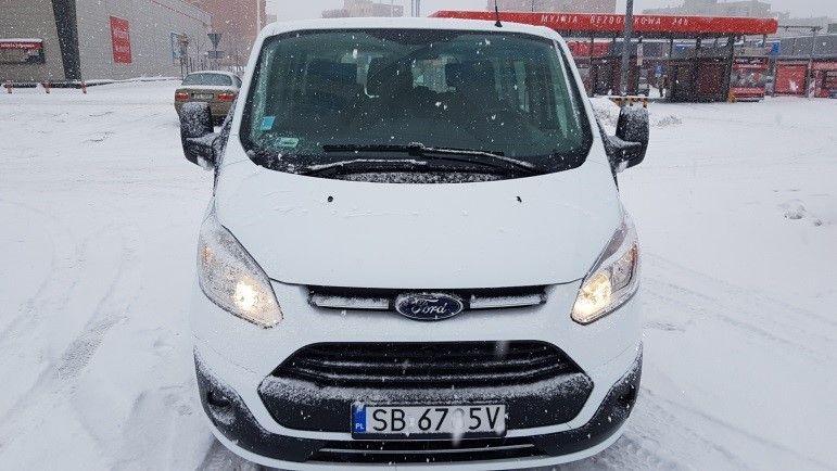 ford transit osobowy 9 os. dziewięcio osobowy wynajem bus osobowy